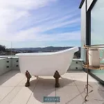 Casa Matriz Sec Xvi Zajazd *