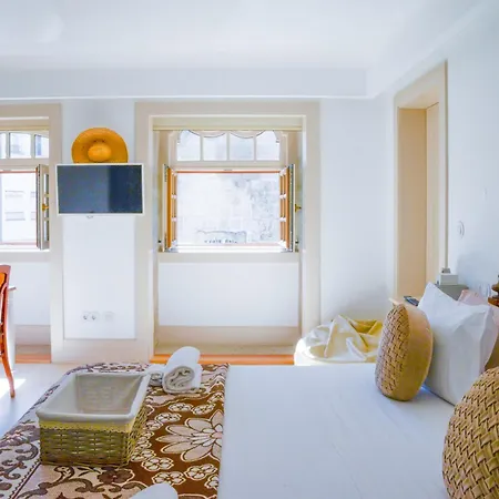 Casa Matriz Sec Xvi بيت ريفي بينافيل